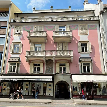 Emilie With Parking Historic Center *